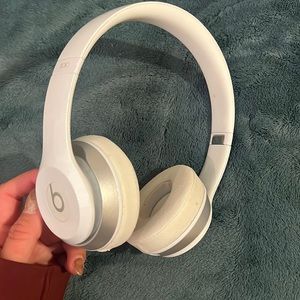 White wired Beats Solo headphones